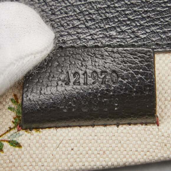 GUCCI Authentic Black Leather Shoulder Bag - Picture 12 of 12